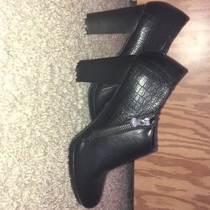 Dana Buchman shoes BRAND NEW!!!